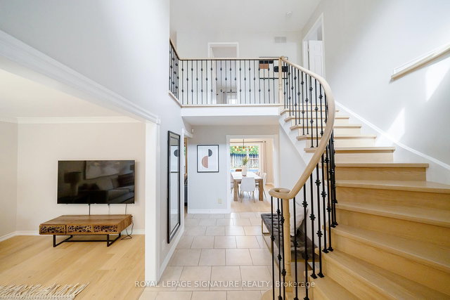 1239 Barnwood Square