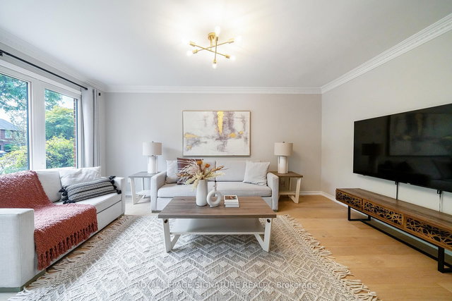 1239 Barnwood Square