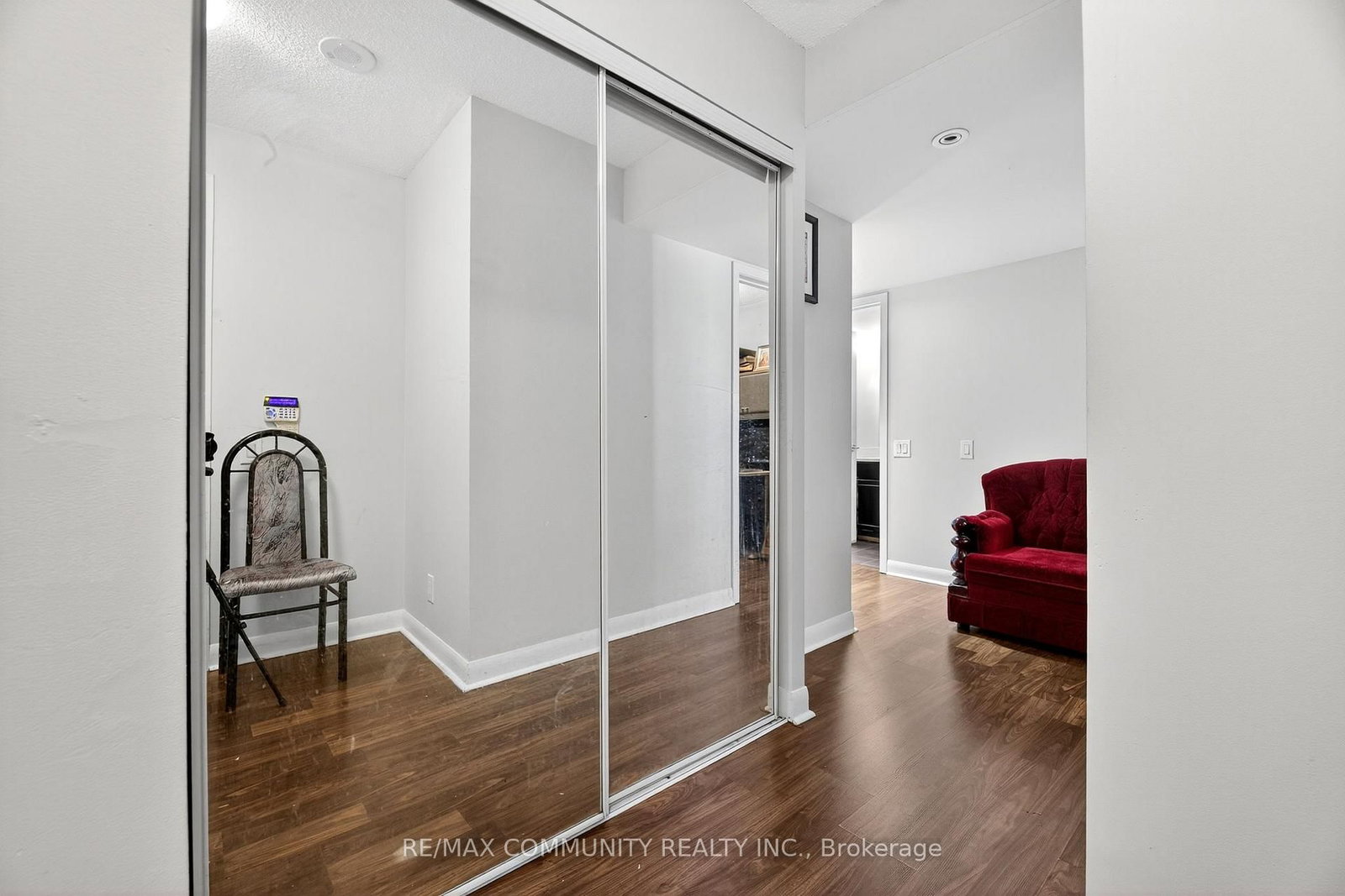 Condo for sale at 2010-25 Town Centre Court, Toronto, Ontario, M1P 0B4 - Bendale - MLS: E12682424