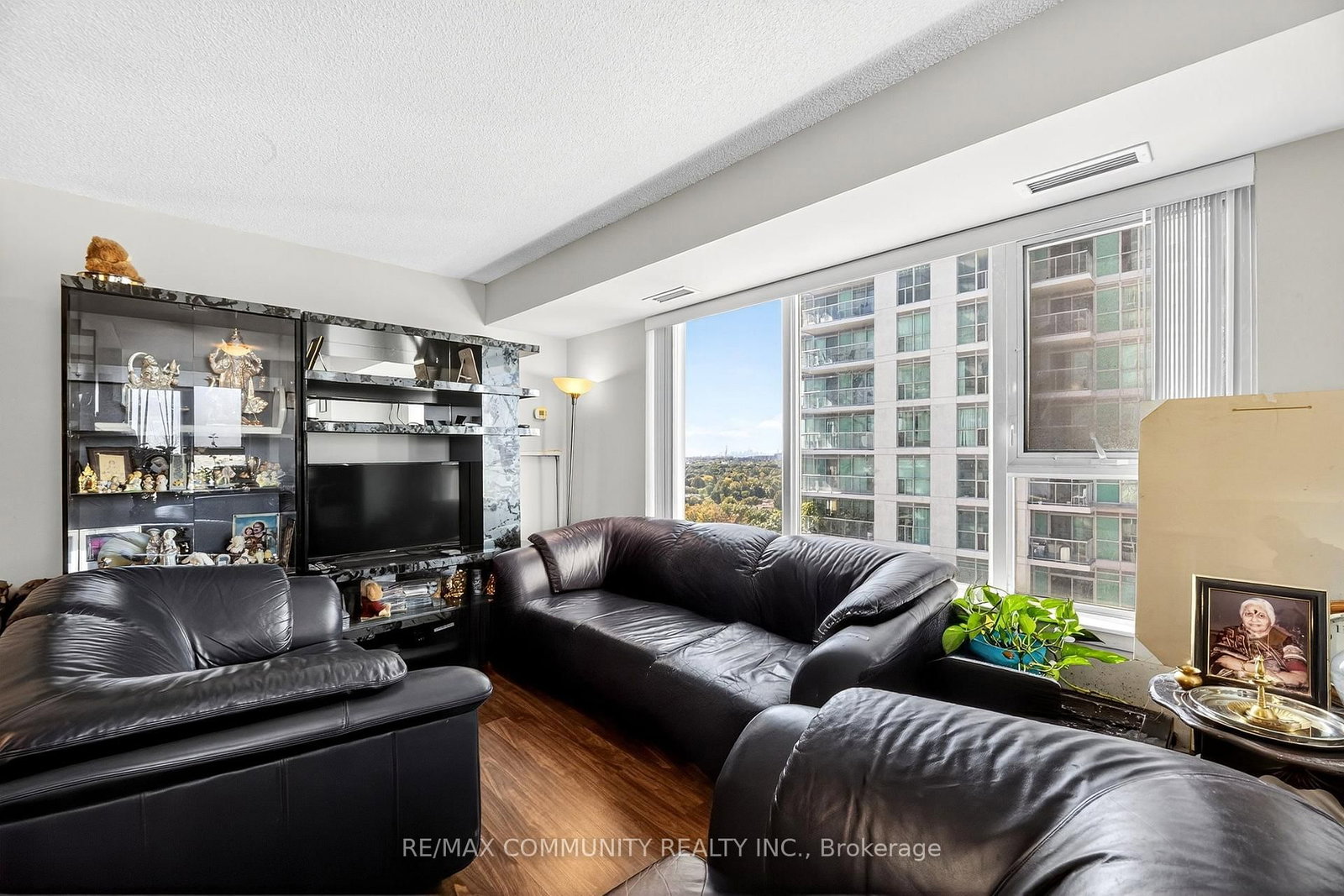 Condo for sale at 2010-25 Town Centre Court, Toronto, Ontario, M1P 0B4 - Bendale - MLS: E12682424