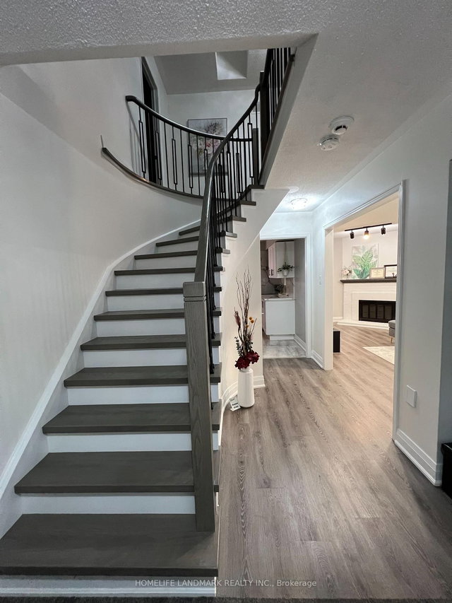 80 Lorna Rae Boulevard