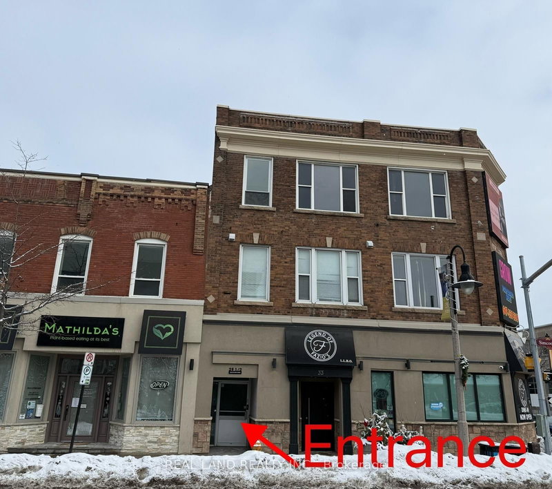 home for lease on 1A-29 1/2 Simcoe Street S
