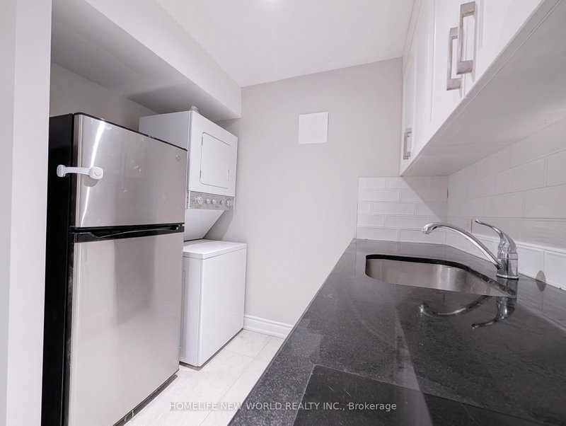 Lower - 10 Dixon Ave, Toronto, M4L 1N3 | Image 2