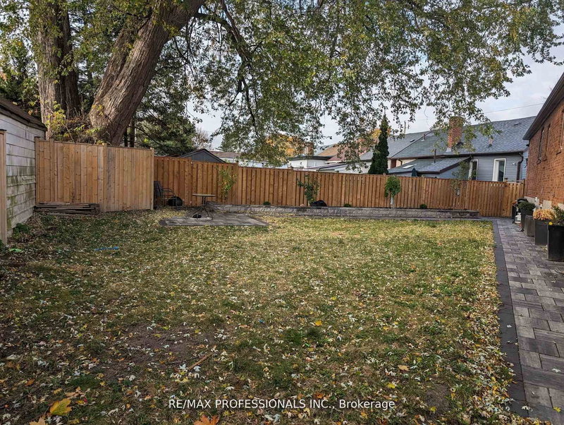 4 - 284 Gledhill Ave, Toronto, M4C 4L1 | Image 2