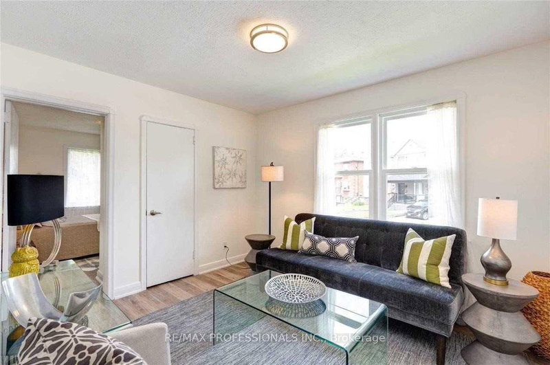 4 - 284 Gledhill Ave, Toronto, M4C 4L1 | Image 3