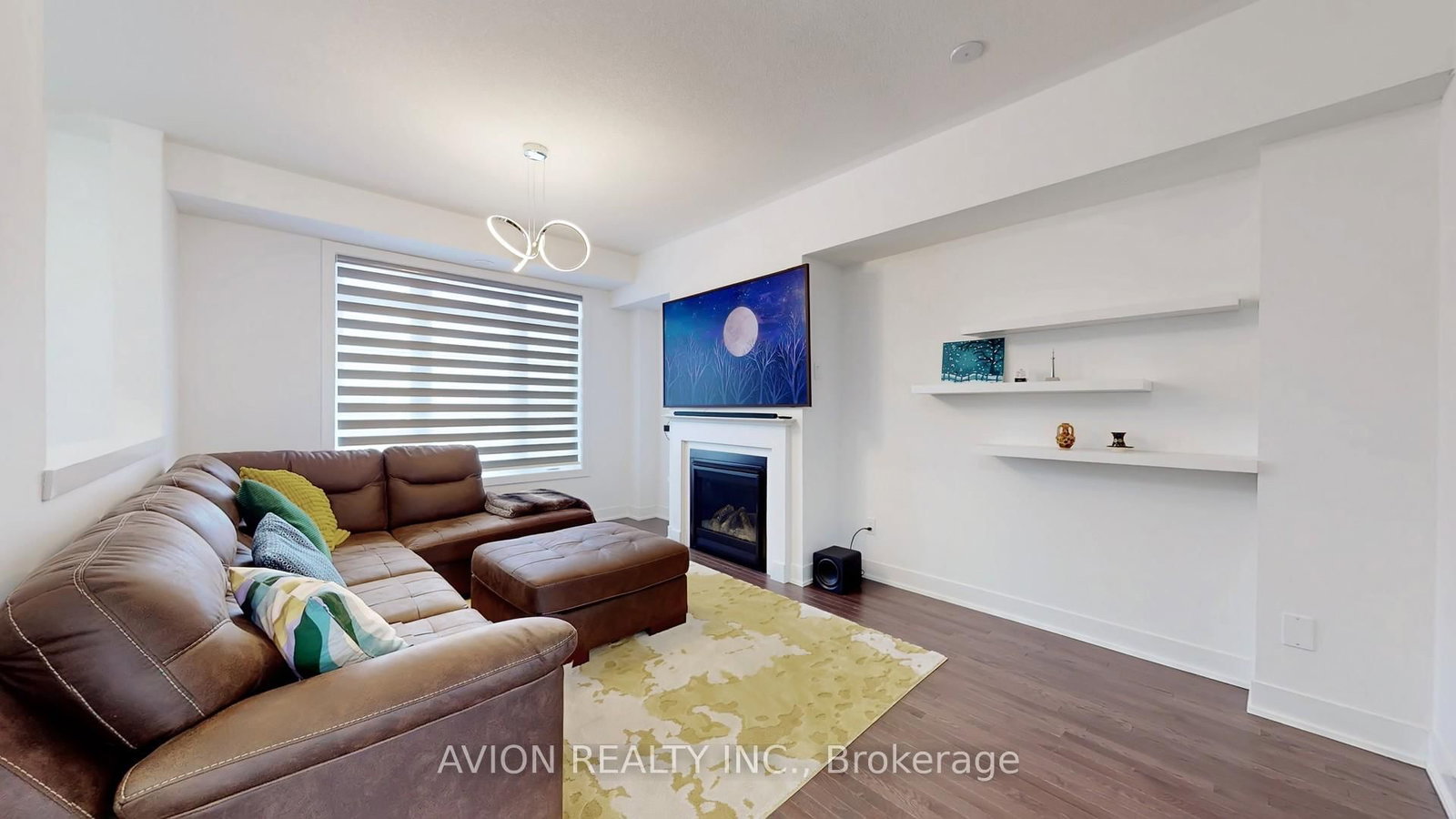 Listing Image 5