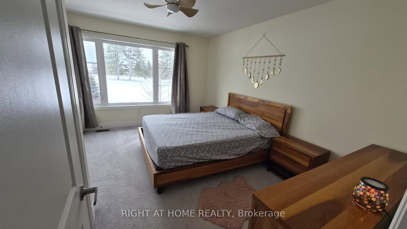 34 - 384 Arctic Red Dr, Oshawa, L1L 0M5 | Image 3
