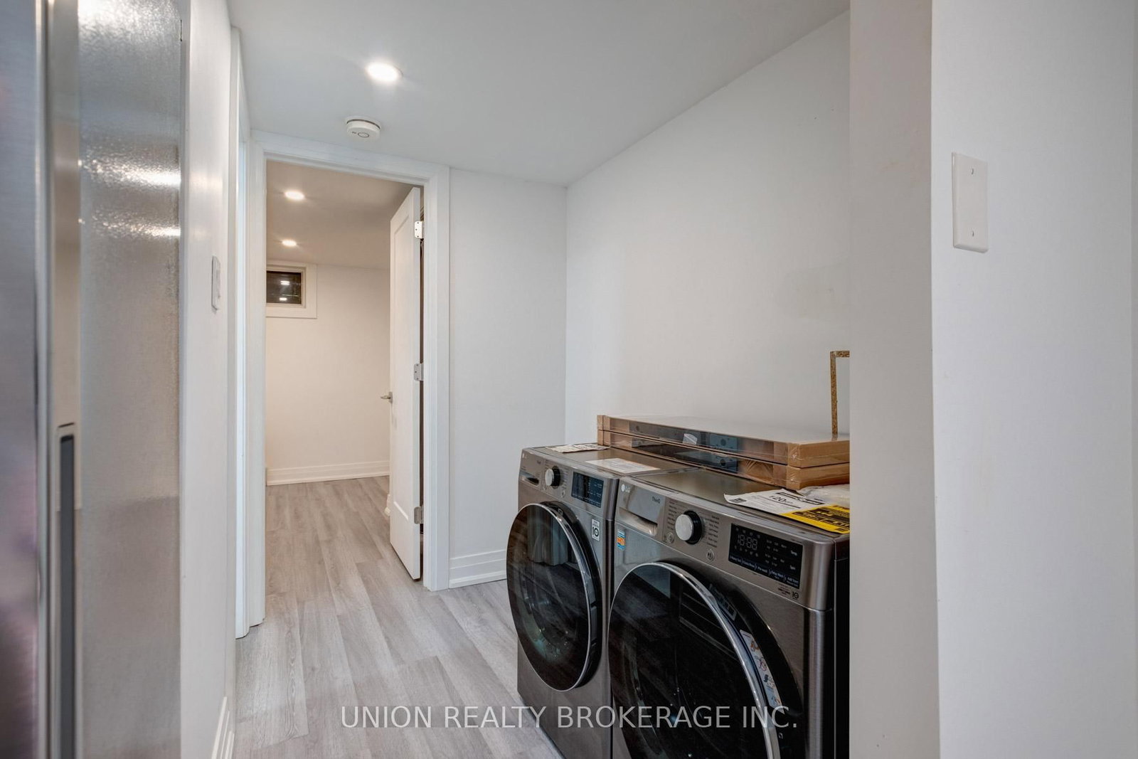 Detached House for lease at Lower-15 Ivy Avenue, Toronto, Ontario, M4L 2H6 - South Riverdale - MLS: E12693128