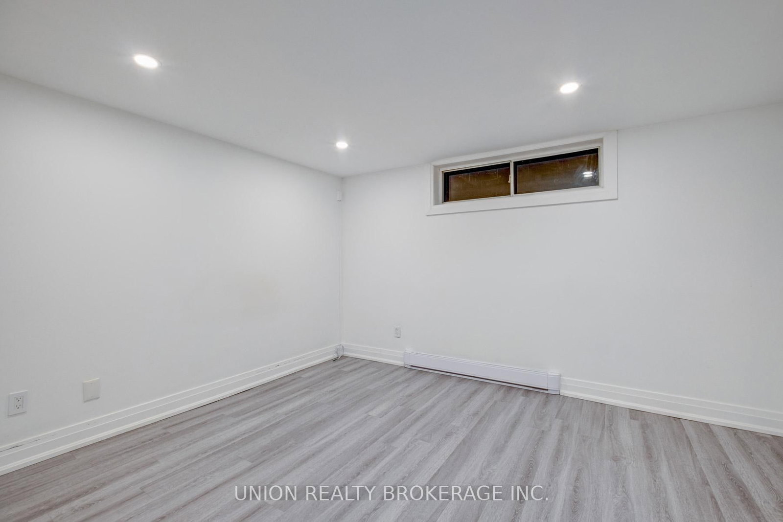 Detached House for lease at Lower-15 Ivy Avenue, Toronto, Ontario, M4L 2H6 - South Riverdale - MLS: E12693128