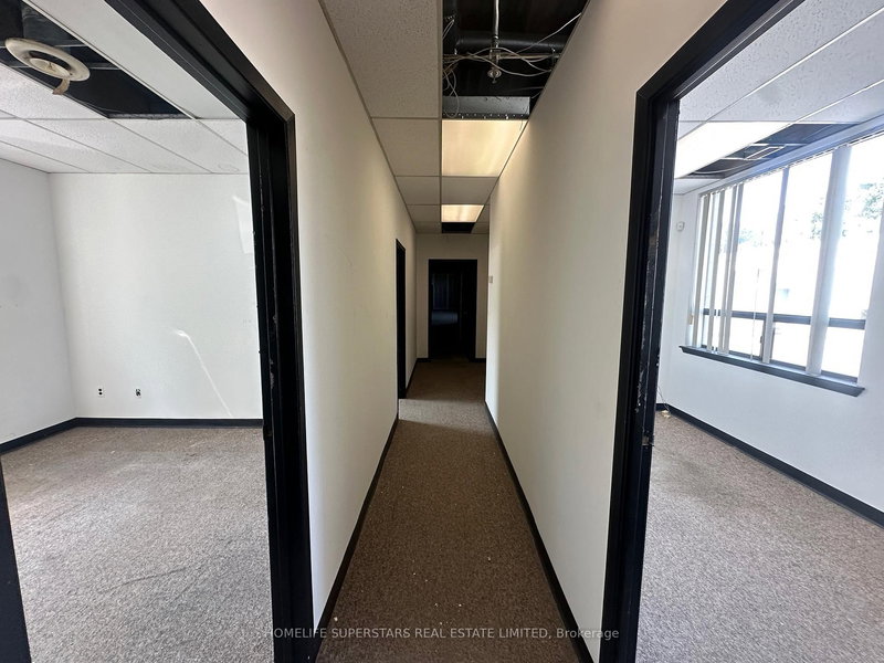 28 Howden Rd, Toronto, M1R 3E4 | Image 2