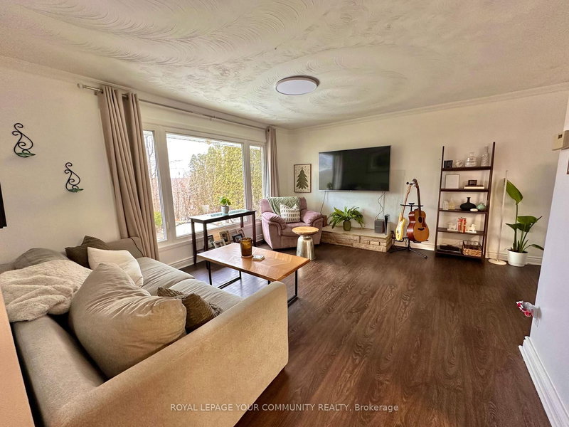 147 Grandview St S, Oshawa, L1H 7C6 | Image 2