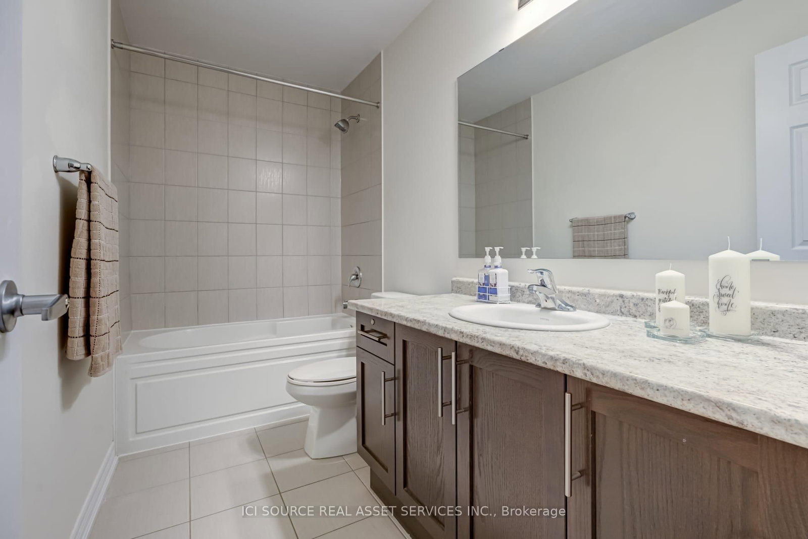 Townhouse for sale at 71 Tabaret Crescent, Oshawa, Ontario, L1L 0G5 - Windfields - MLS: E12694146