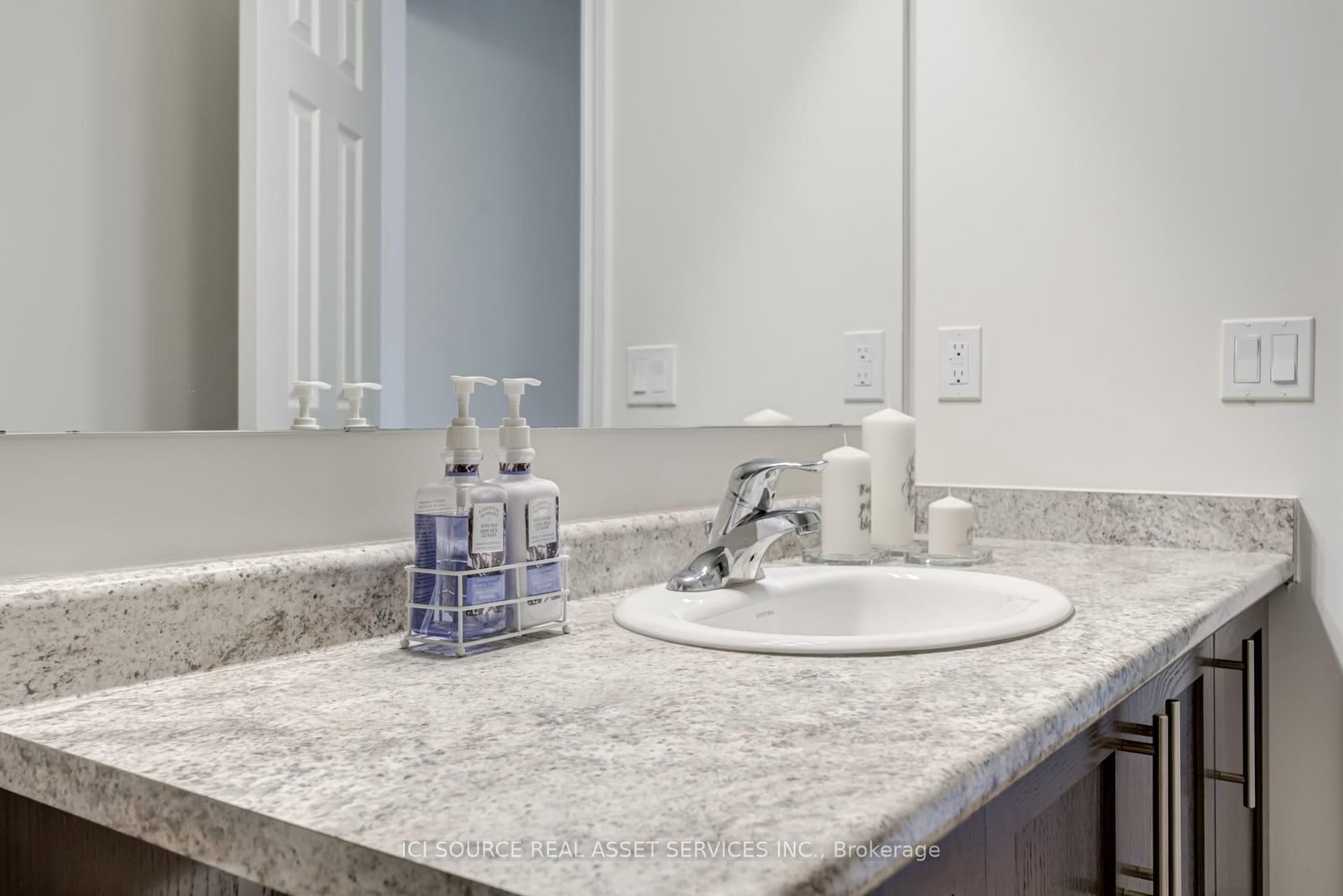 Townhouse for sale at 71 Tabaret Crescent, Oshawa, Ontario, L1L 0G5 - Windfields - MLS: E12694146