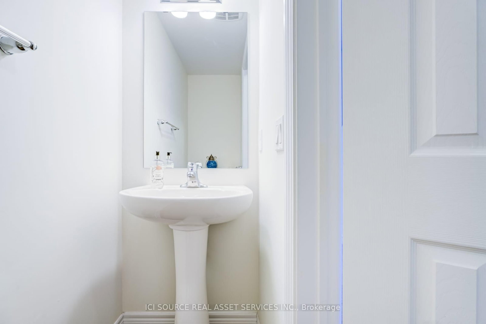 Townhouse for sale at 71 Tabaret Crescent, Oshawa, Ontario, L1L 0G5 - Windfields - MLS: E12694146