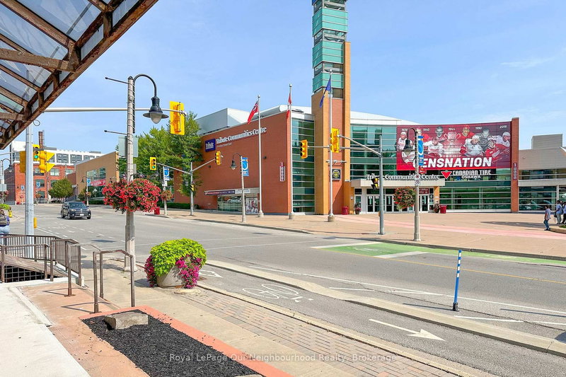 702 - 80 Athol St E, Oshawa, L1H 8B7 | Image 2