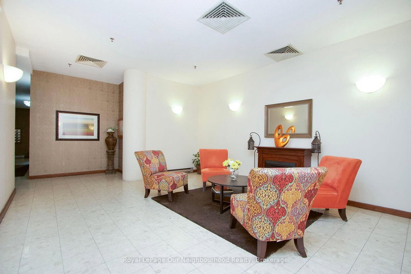 702 - 80 Athol St E, Oshawa, L1H 8B7 | Image 3