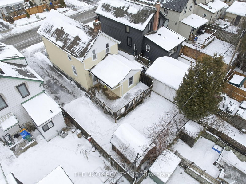 115 Banting Ave, Oshawa, L1H 2M5 | Image 2