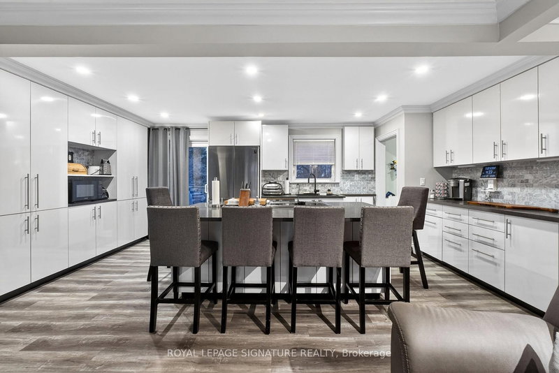 1914 Liverpool Rd, Pickering, L1V 1W5 | Image 3