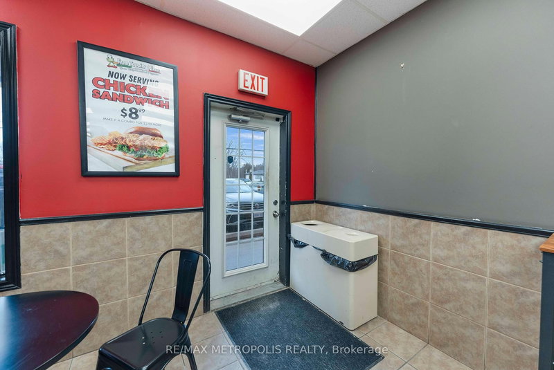 1561 Durham Regional Hwy2, Clarington, L1E 2G5 | Image 3