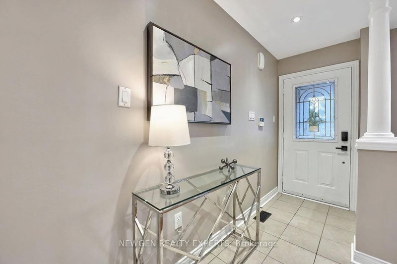 Upper - 68 Root Cres E, Ajax, L1T 4M3 | Image 3