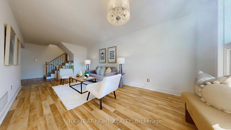 112 Creekwood Cres, Whitby, L1R 2K4 | Image 3