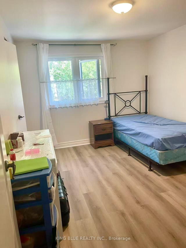 Room 3 - 132 Heatherside Drive