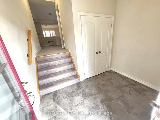 1909 Don White Court