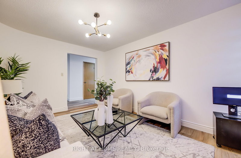 51 Burnt Bark Dr, Toronto, M1V 3J6 | Image 2