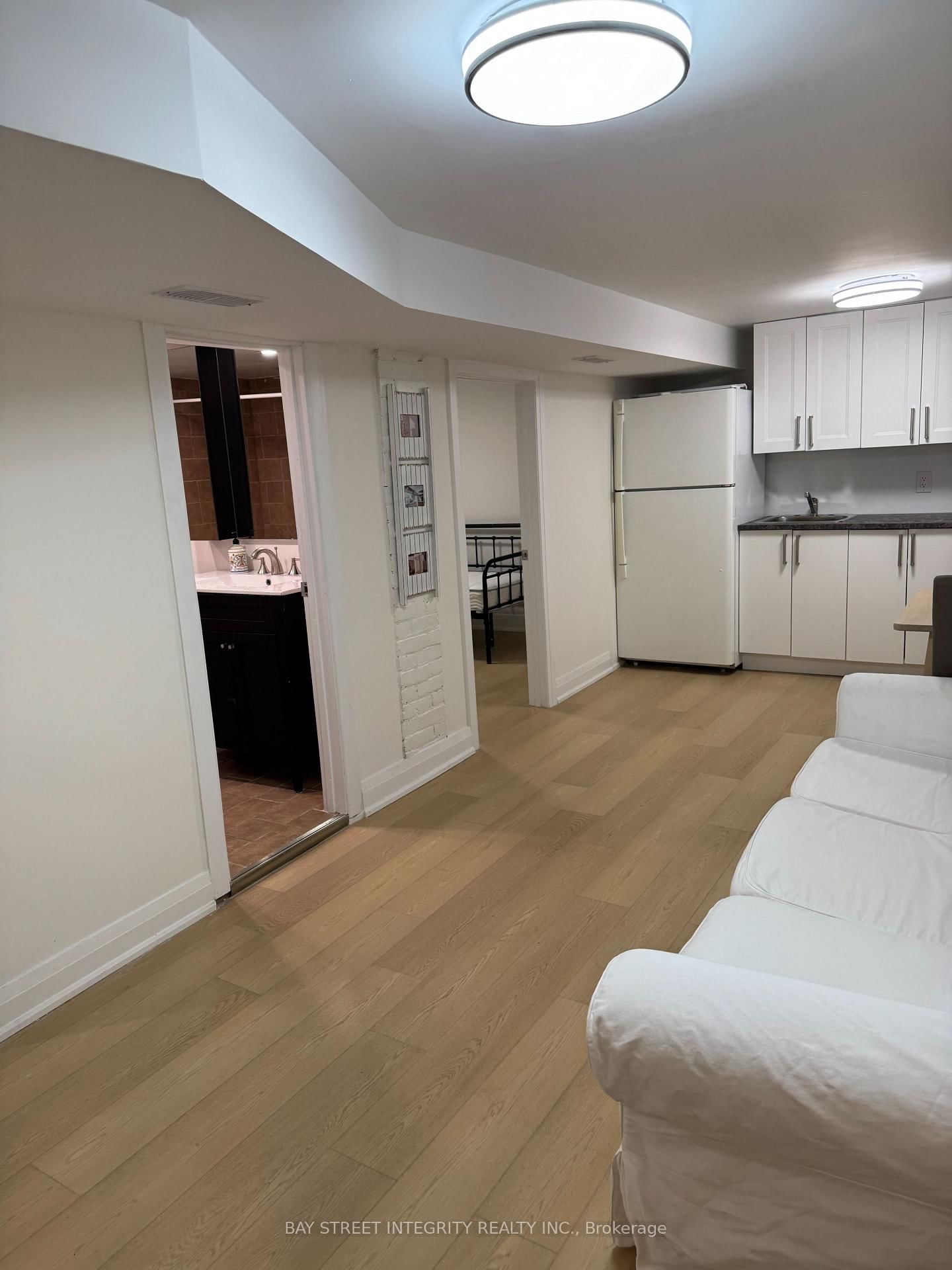 244 King Edward Avenue - Photo 11