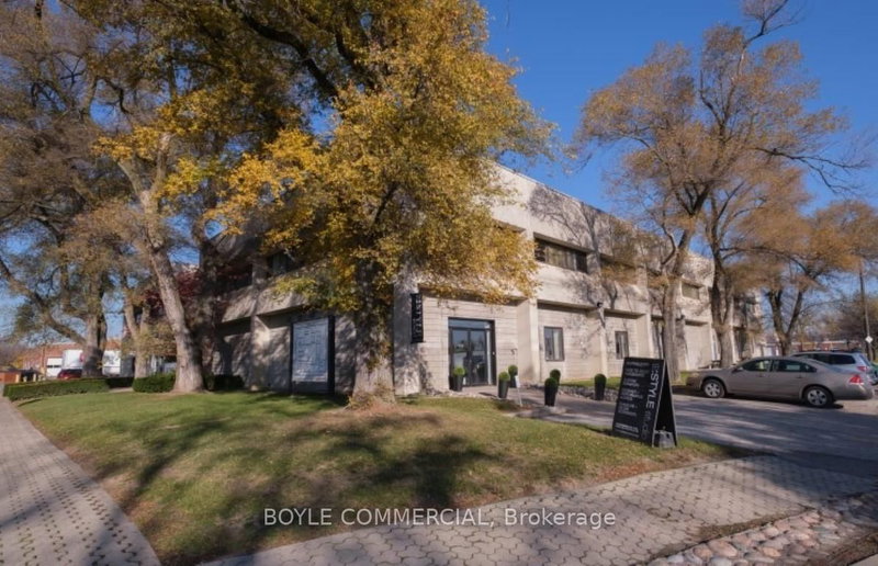 211 - 19 Waterman Ave, Toronto, M4B 1Y2 | Image 2