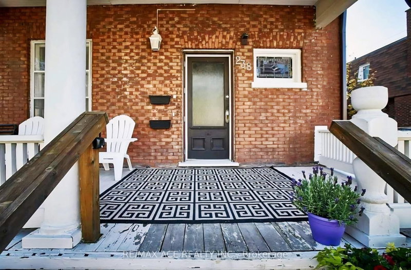 238 Mary St N, Oshawa, L1G 5C4 | Image 2