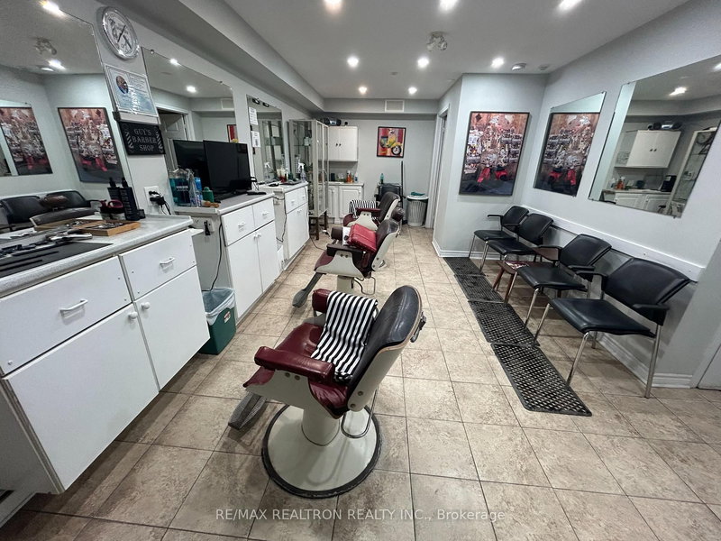 4 - 1250 St. Martins Dr, Pickering, L1W 1J3 | Image 3