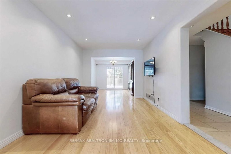 34 Ponymill Dr, Toronto, M1V 2Y1 | Image 3