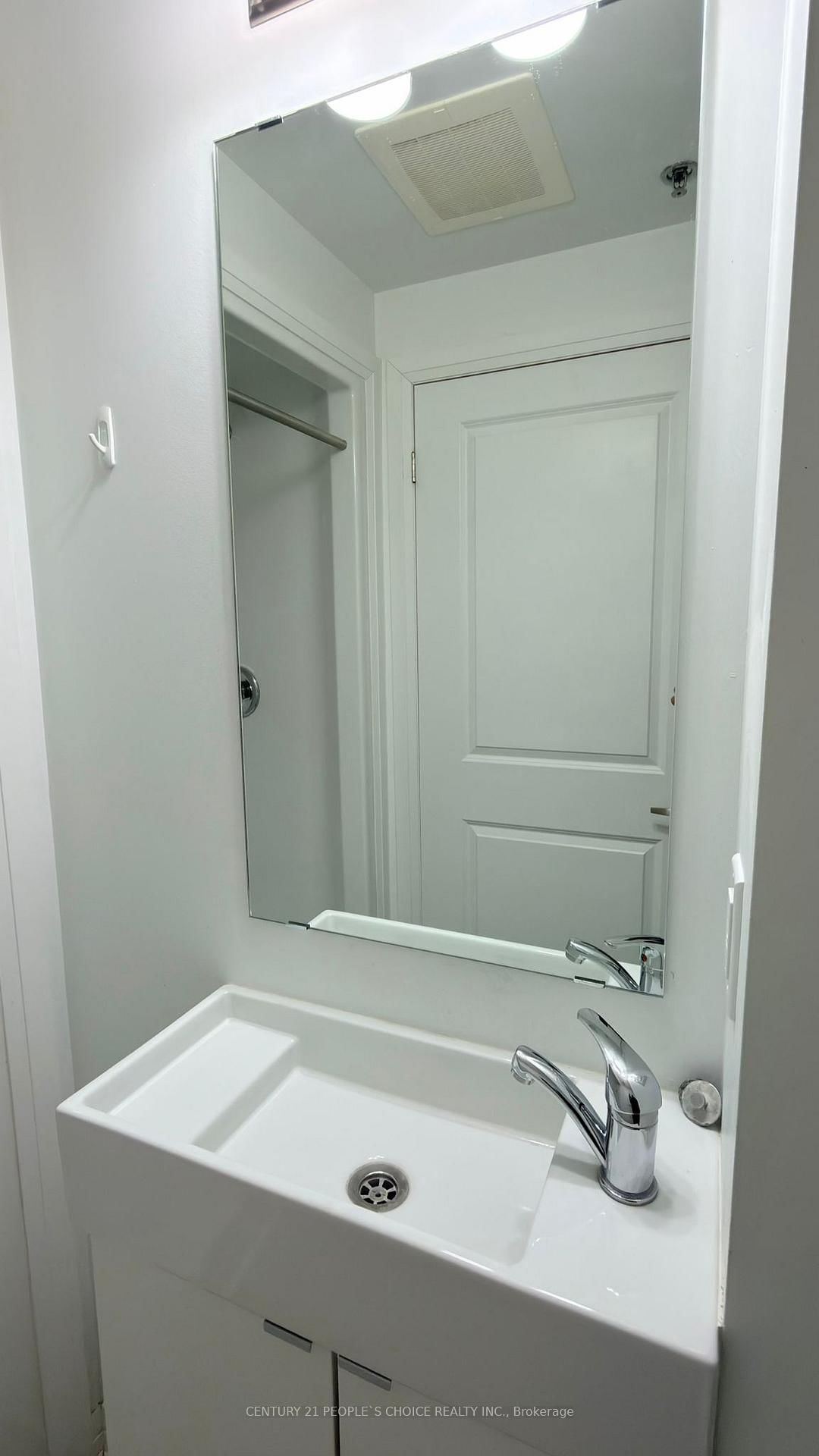 1900 Simcoe Street N, Unit 827 - Photo 17