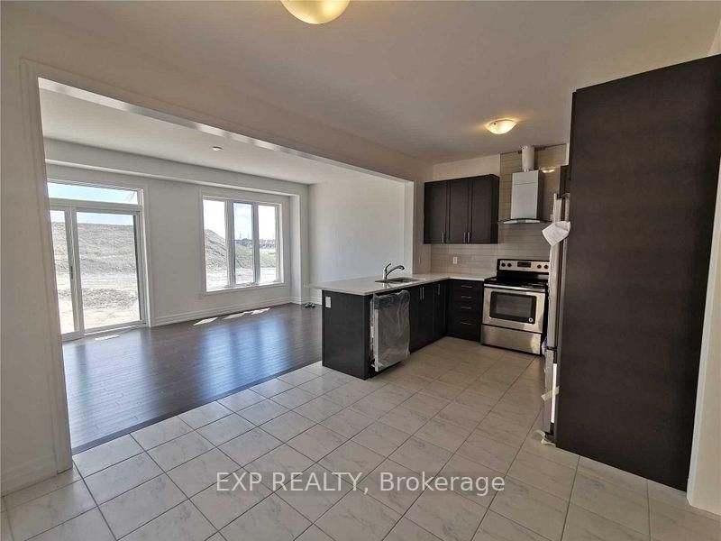 27 Christine Elliot Ave, Whitby, L1P 0B8 | Image 3