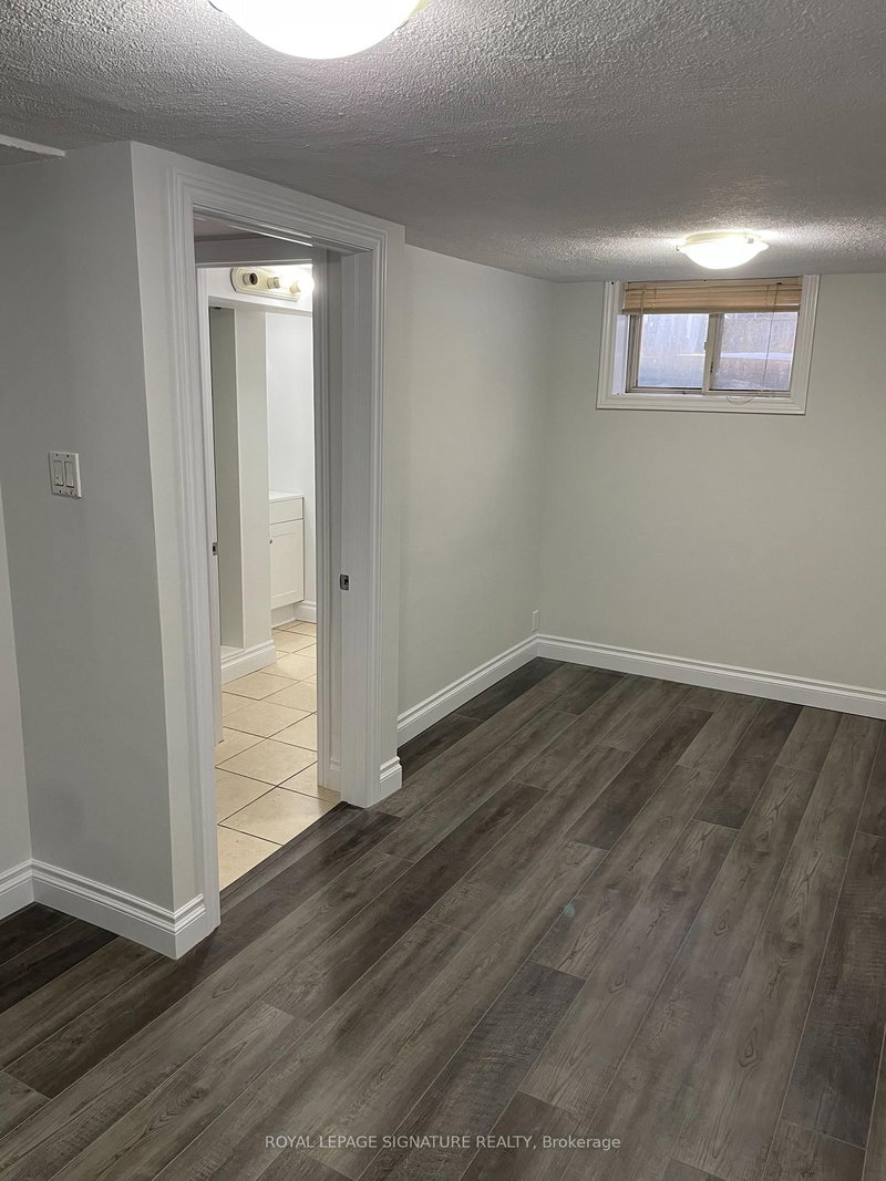 8 Thorncroft Cres, Ajax, L1S 2S2 | Image 3