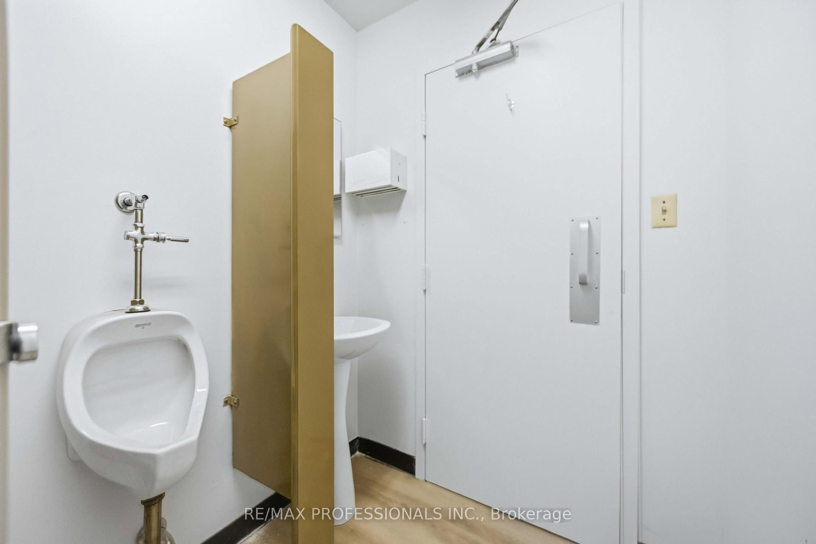 190 Main Street - Photo 16