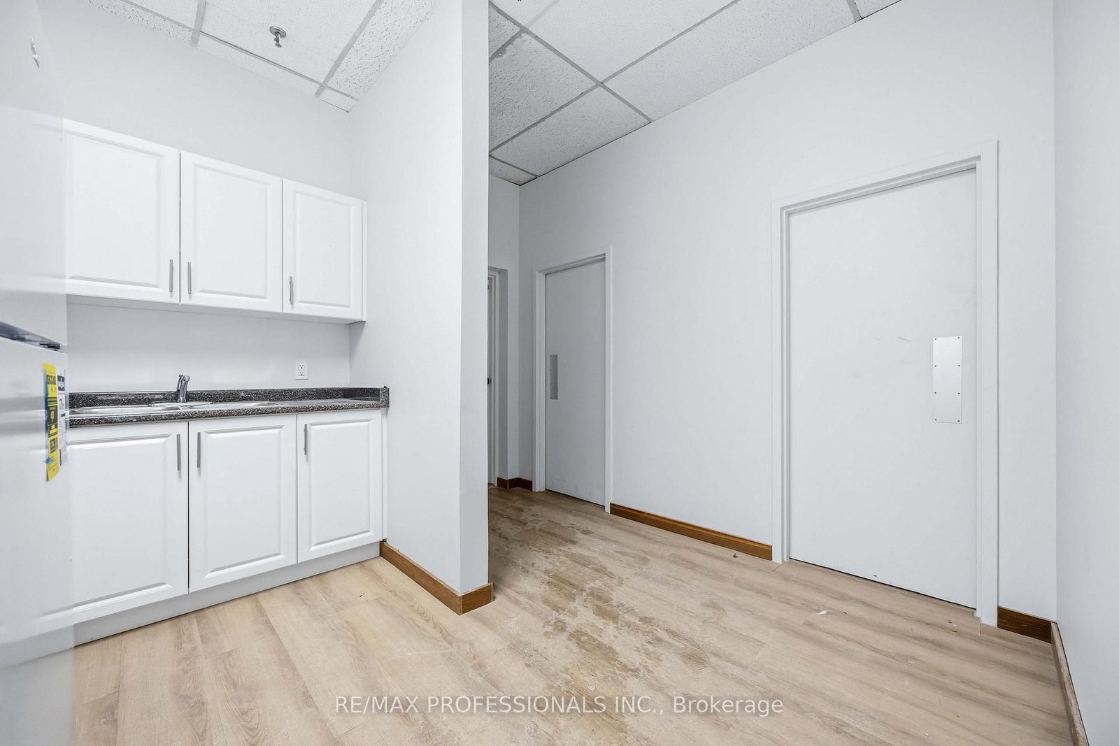 190 Main Street - Photo 17