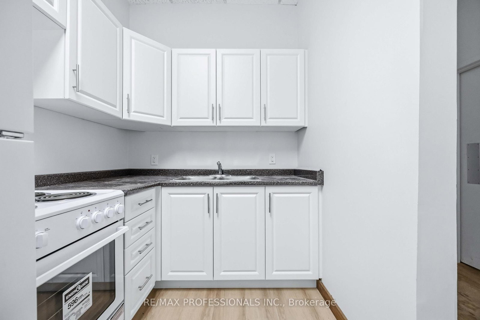 190 Main Street - Photo 18