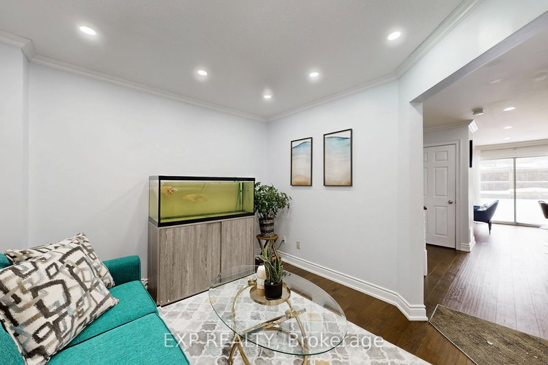 92 Hartrick Pl, Whitby, L1R 2C3 | Image 3