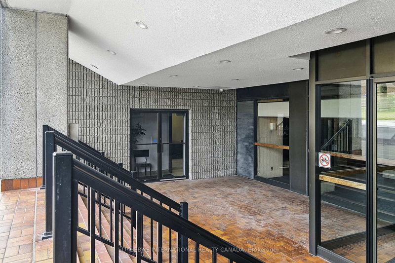 101 - 50 Richmond St E, Oshawa, L1G 7C9 | Image 2