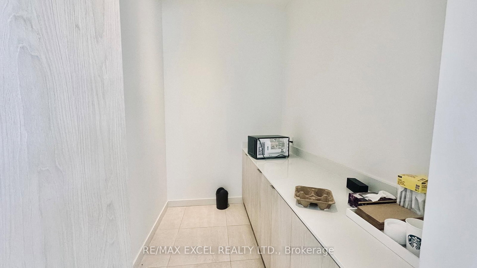 4679 Kingston Road, Unit 12,12a - Photo 8