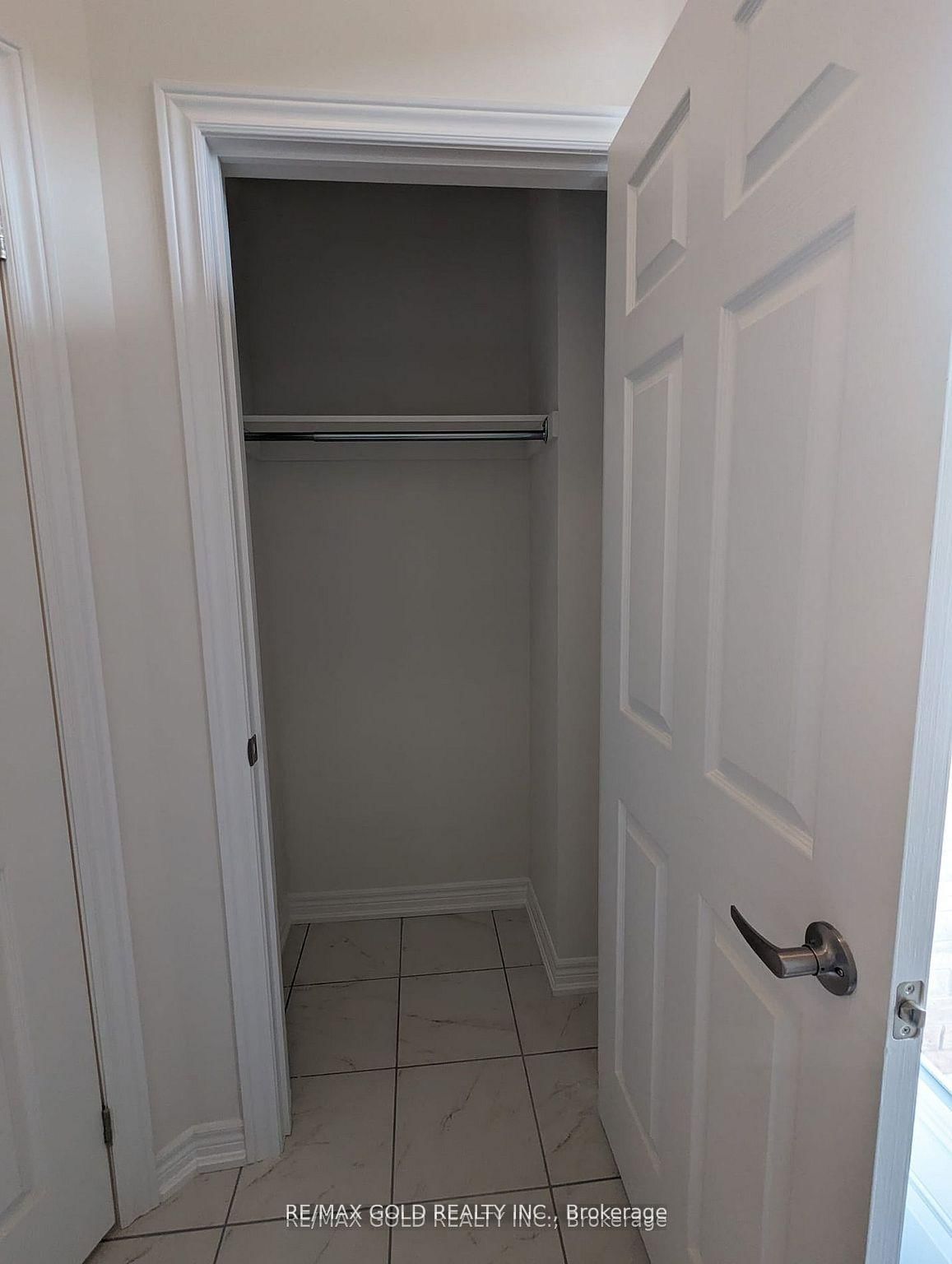 Townhouse for sale at 46 Bayardo Drive, Oshawa, Ontario, L1L 0V2 - Windfields - MLS: E12727292