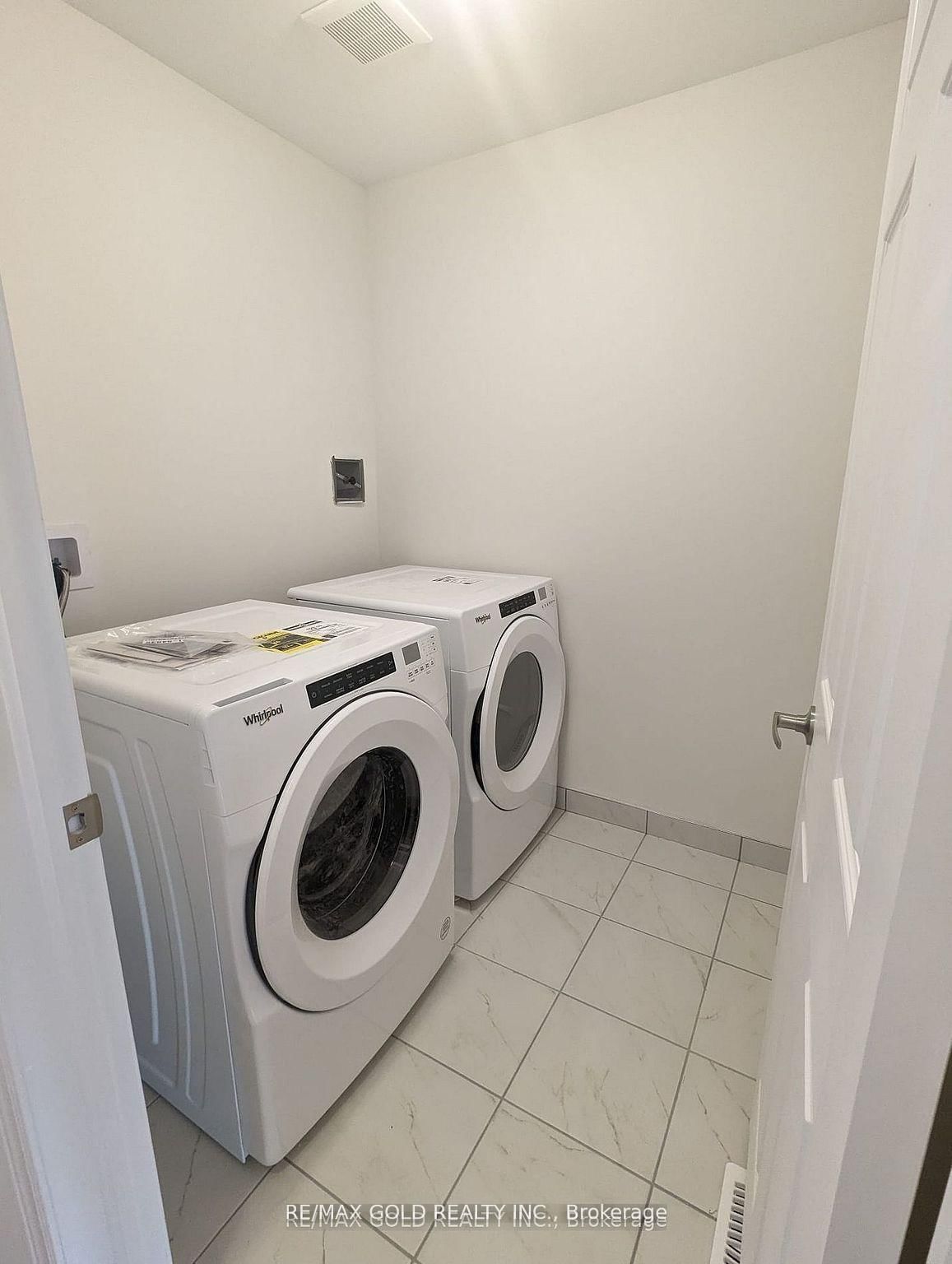 Townhouse for sale at 46 Bayardo Drive, Oshawa, Ontario, L1L 0V2 - Windfields - MLS: E12727292