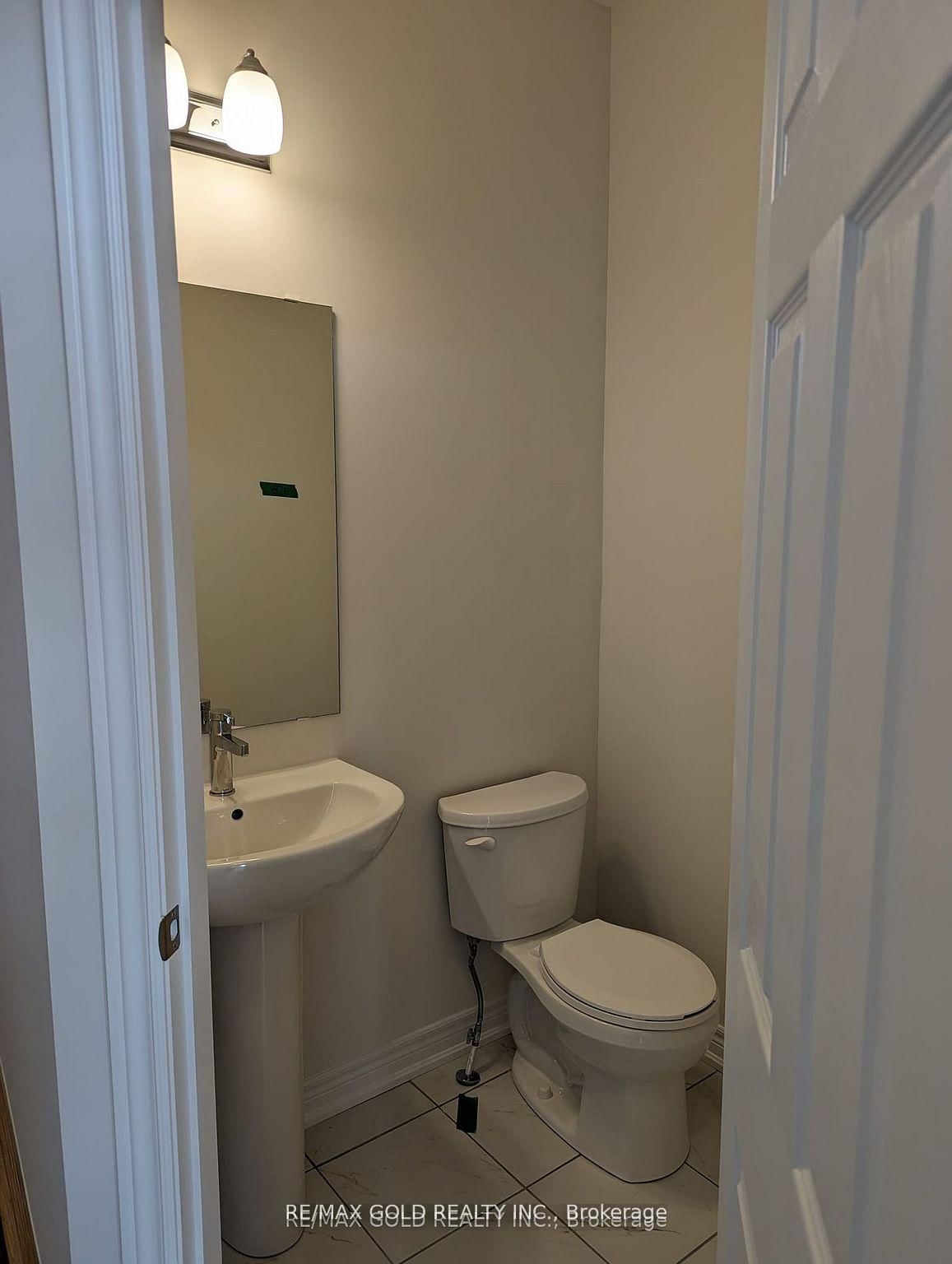 Townhouse for sale at 46 Bayardo Drive, Oshawa, Ontario, L1L 0V2 - Windfields - MLS: E12727292