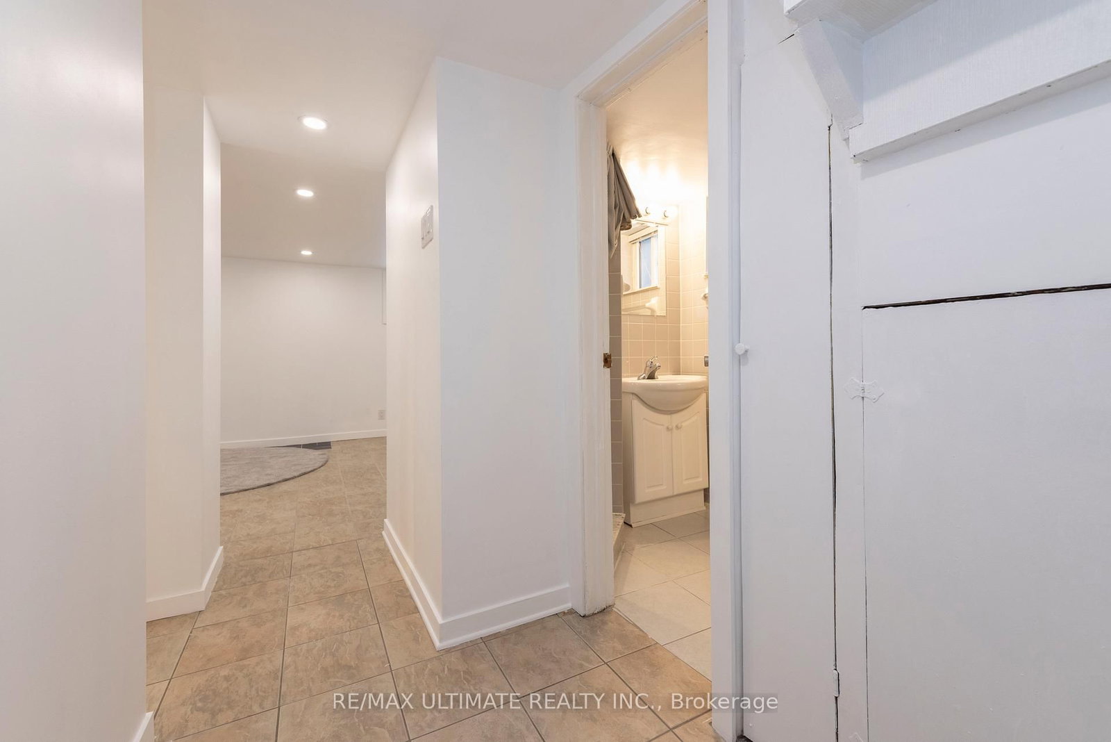 Detached House for lease at 7 Joanith Lower Drive, Toronto, Ontario, M4B 1S6 - O'Connor-Parkview - MLS: E12728010