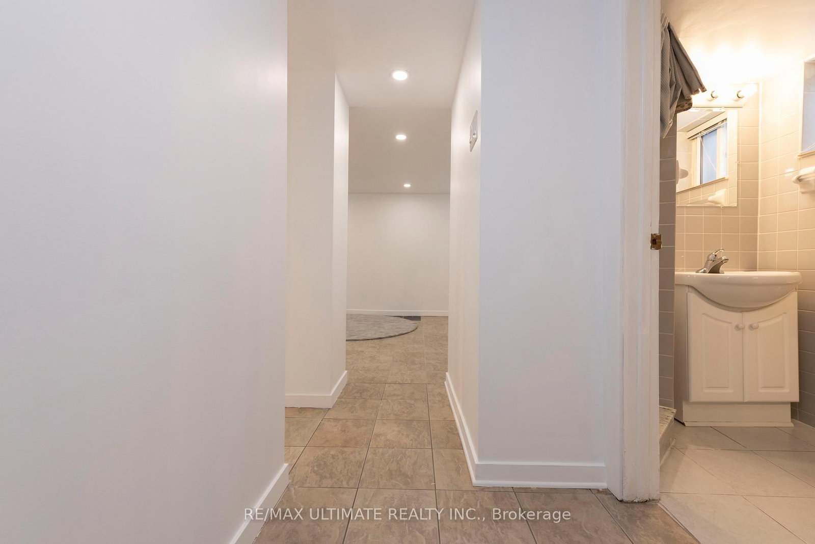 Detached House for lease at 7 Joanith Lower Drive, Toronto, Ontario, M4B 1S6 - O'Connor-Parkview - MLS: E12728010