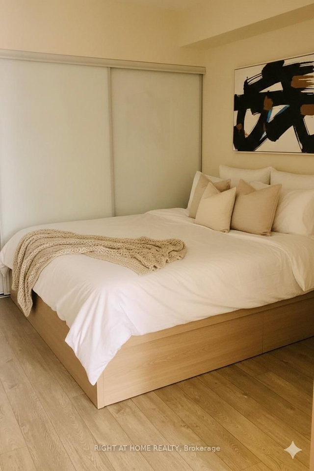 306 - 25 Baseball Place