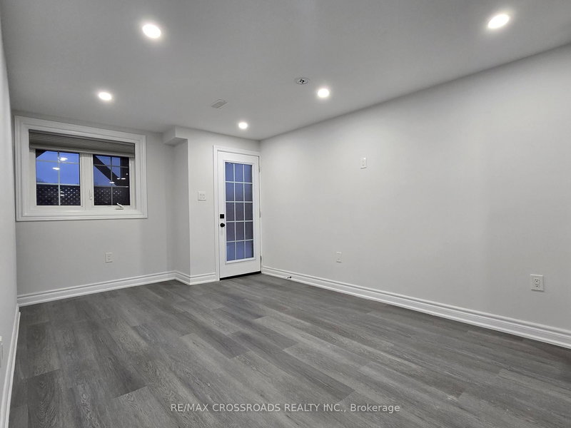 Lower/Bsmt - 3265 Turnstone Blvd, Pickering, L1X 0N2 | Image 3