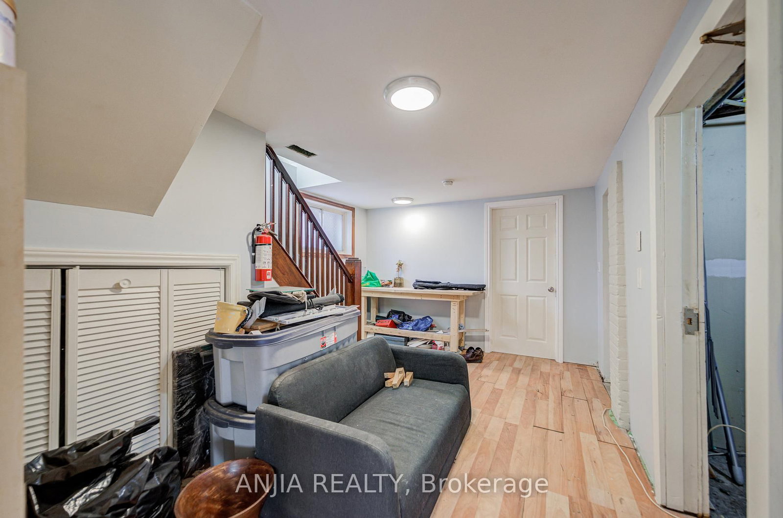 7 Linnsmore Crescent • Toronto, ON photo 8